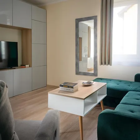 Appartement Gaj Comfort With Balcony & Ac Properunit *