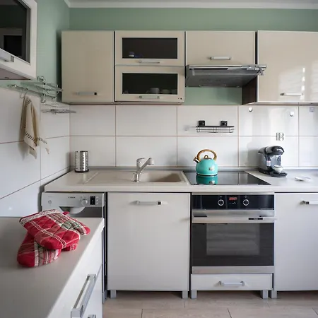 Gaj Comfort With Balcony & Ac Properunit Apartment *