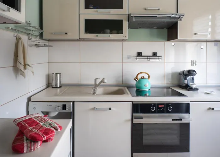 Gaj Comfort With Balcony & Ac Properunit Apartment *